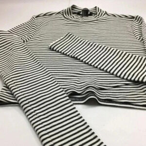 Forever 21  teen blouse L  bust 24  length 14 color black and white